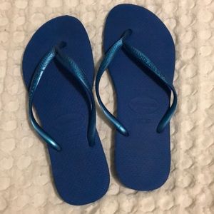 Blue Havaianas!